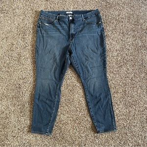 Good American Good Legs Skinny Crop